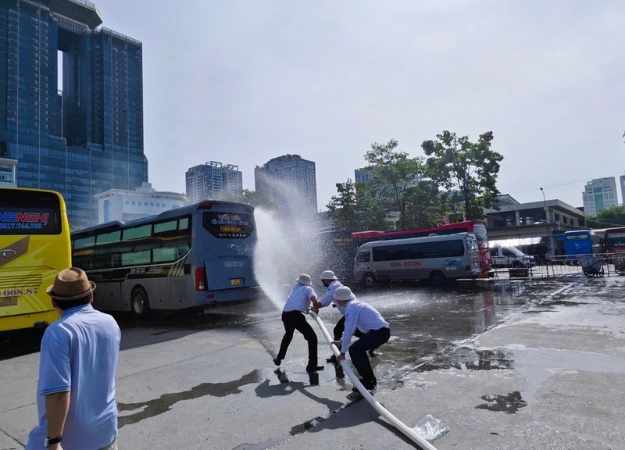 Bến xe Mỹ Đình chủ động diễn tập PCCC – Vì sự an toàn của hành khách và phương tiện