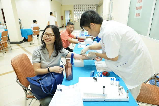 Công ty cổ phần Bến xe Hà Nội tổ chức khám sức khỏe định kỳ năm 2025 cho cán bộ nhân viên