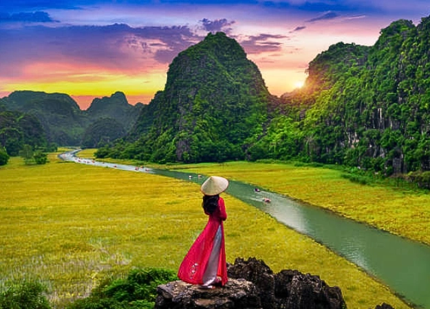 Khám Phá Ninh Bình: Viên Ngọc Quý Của Miền Bắc Việt Nam